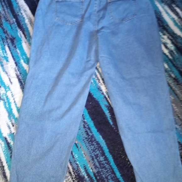 Jeans - Picture 3 of 5